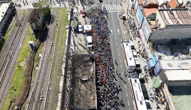 Peregrinación a Luján: miles de fieles caminaron y rigen cortes de tránsito hasta el domingo